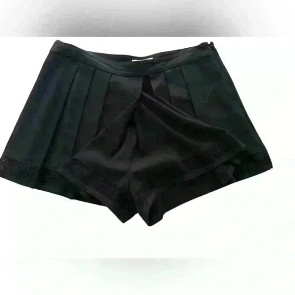 L'AGENCE PLEATED CREPE SHORTS US size 10 - Picture 5 of 12
